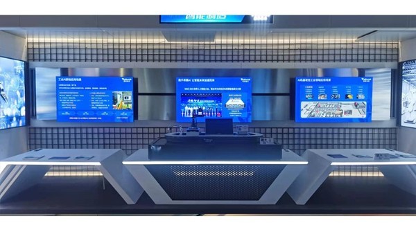 雙屏聯(lián)動(dòng)，展廳體驗(yàn)的革命性創(chuàng)新！