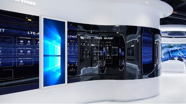 解析：滑軌屏在教育領(lǐng)域的實踐應(yīng)用與面臨的挑戰(zhàn)有哪些？