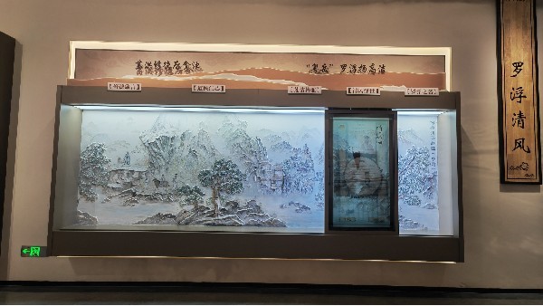 解析滑軌屏的出現(xiàn)比傳統(tǒng)展有什么優(yōu)勢(shì)？